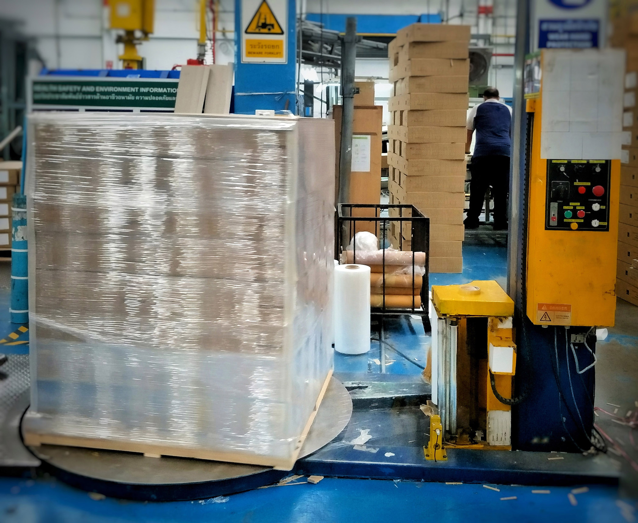 A-palette-plastic-wrapping-machine-in-a-factory